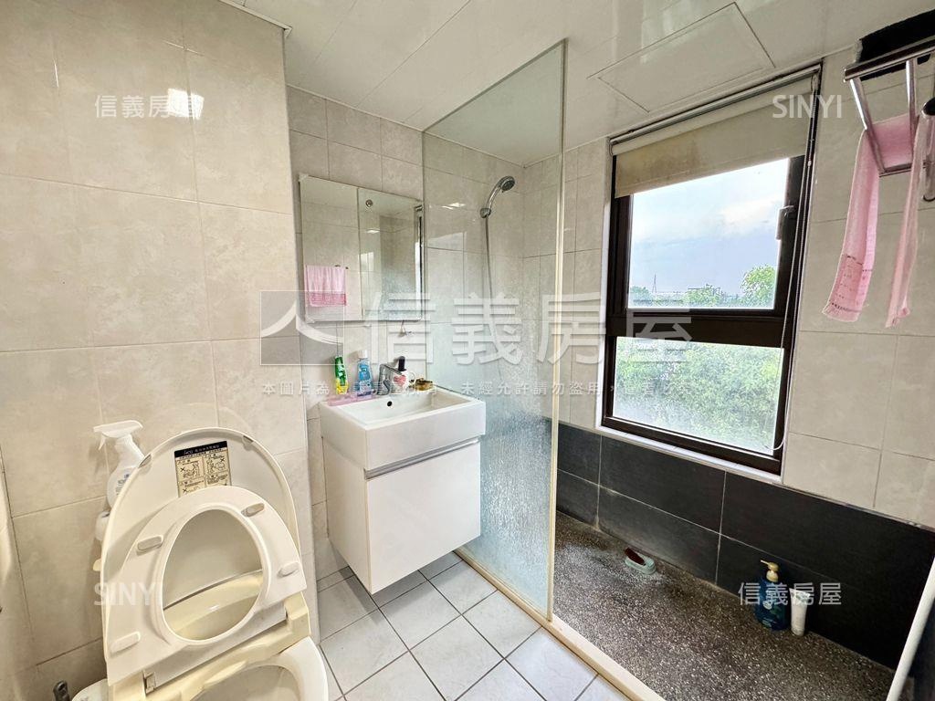 南向亮眼三房車位房屋室內格局與周邊環境