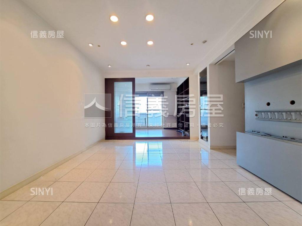 國泰巴黎花都三房車位房屋室內格局與周邊環境