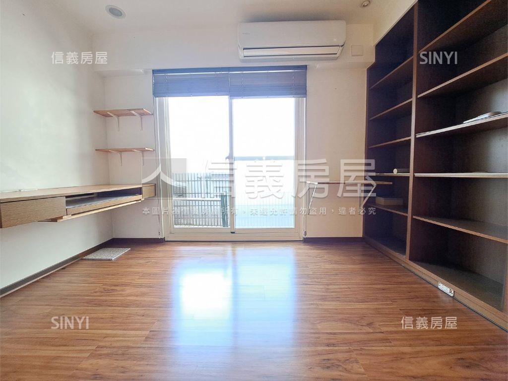 國泰巴黎花都三房車位房屋室內格局與周邊環境