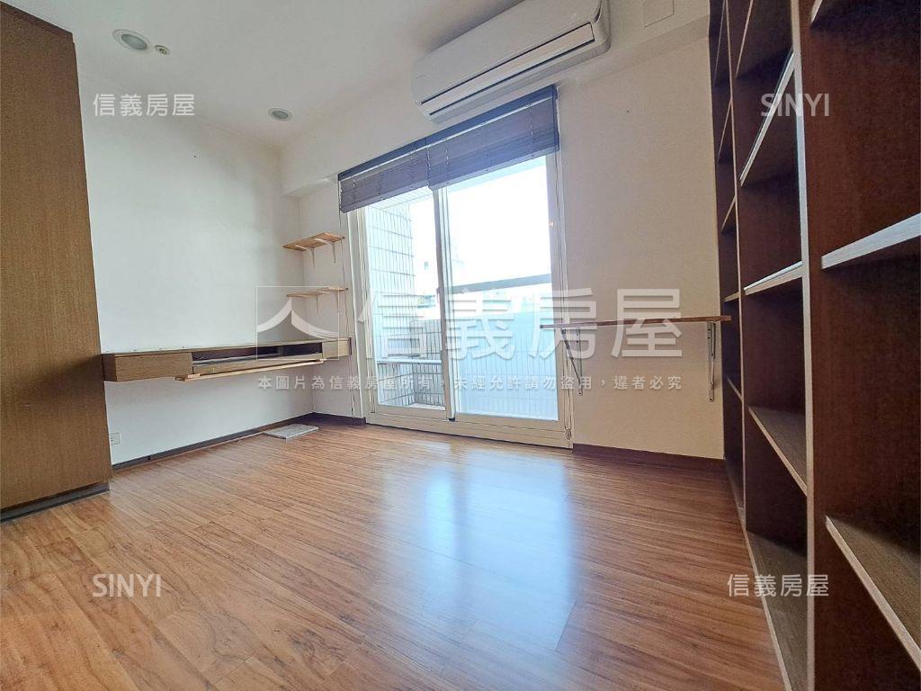 國泰巴黎花都三房車位房屋室內格局與周邊環境