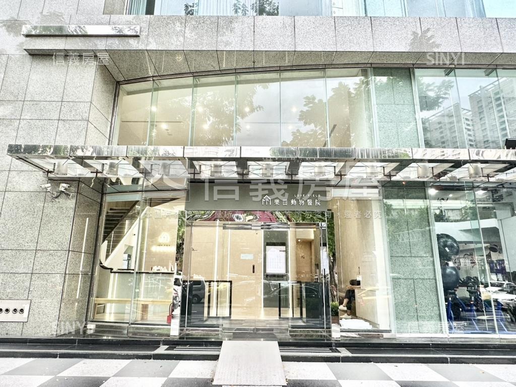 大面寬優質店面房屋室內格局與周邊環境