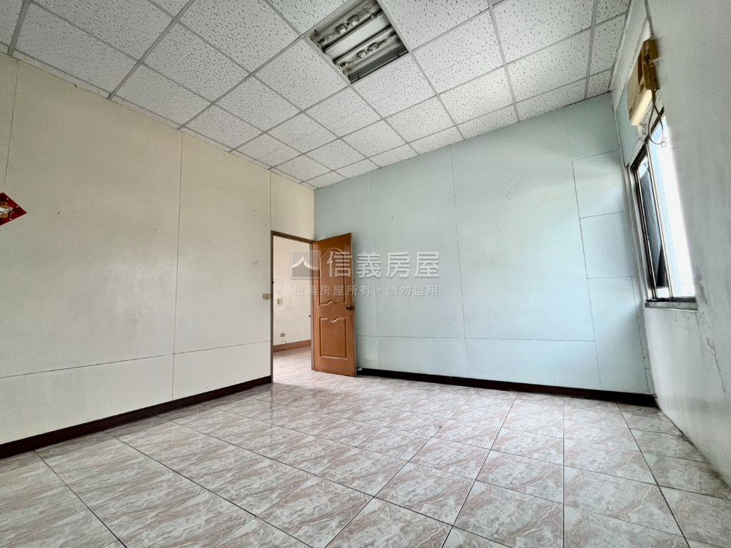 正大灣路｜大面寬金店住房屋室內格局與周邊環境
