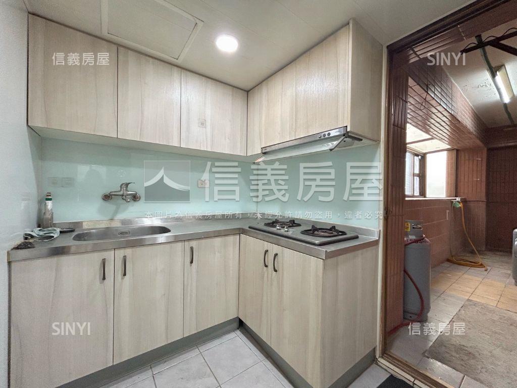 富貴新人小資三房房屋室內格局與周邊環境