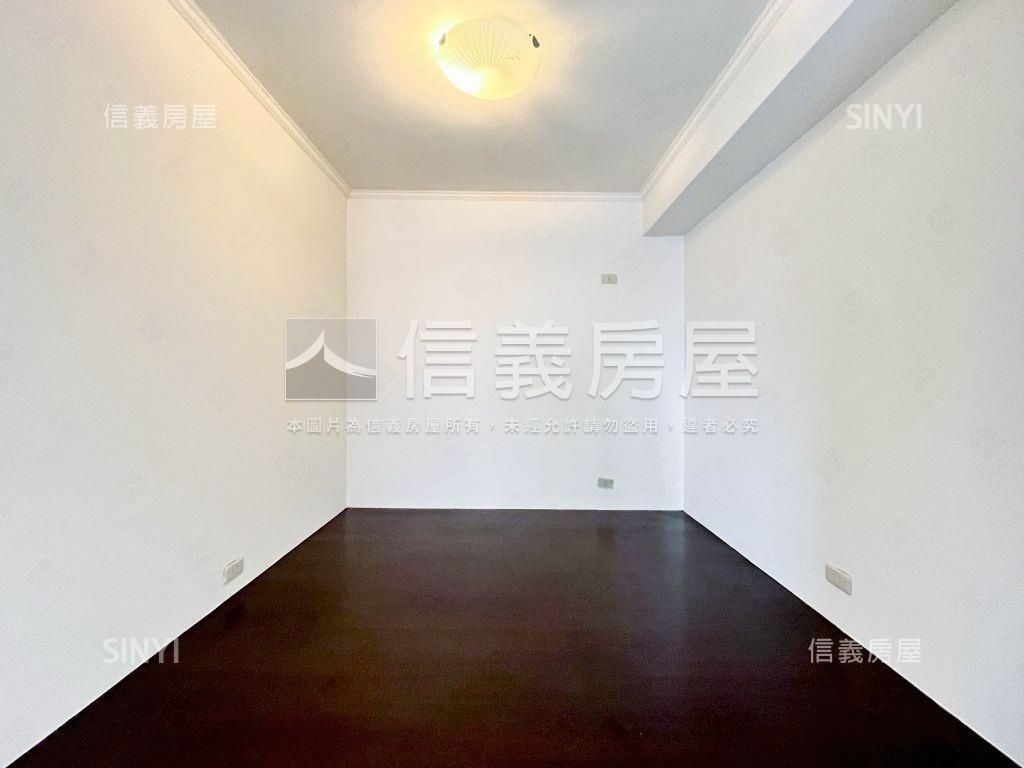 近中國醫永興盛世次頂樓房屋室內格局與周邊環境