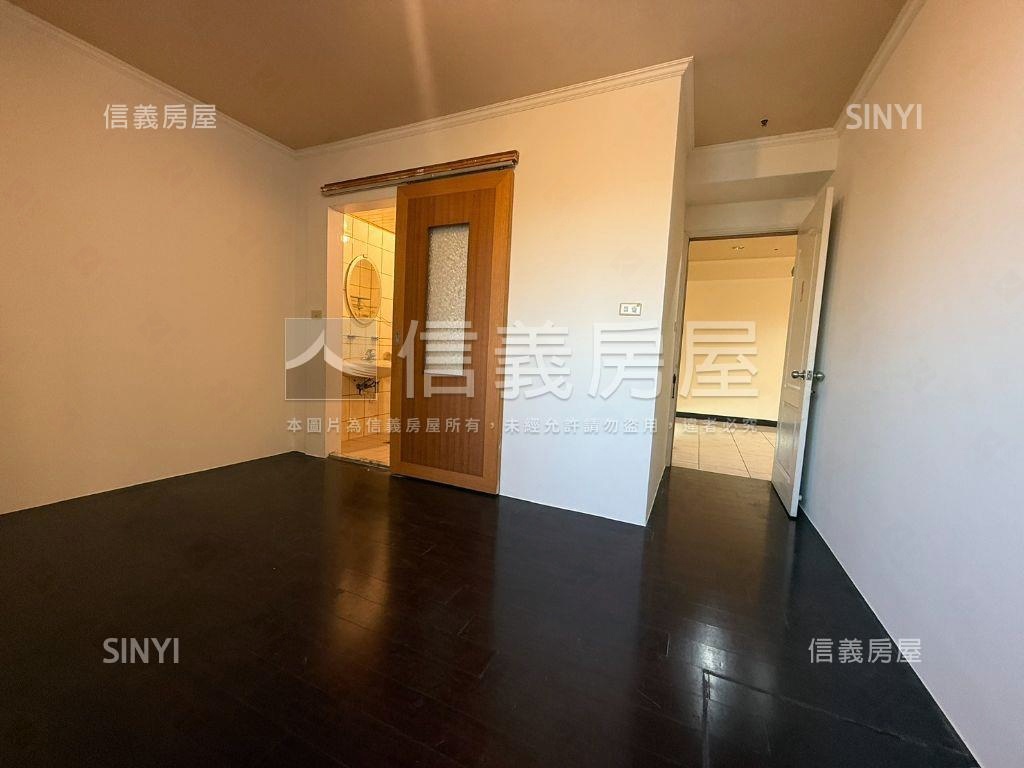 近中國醫永興盛世次頂樓房屋室內格局與周邊環境