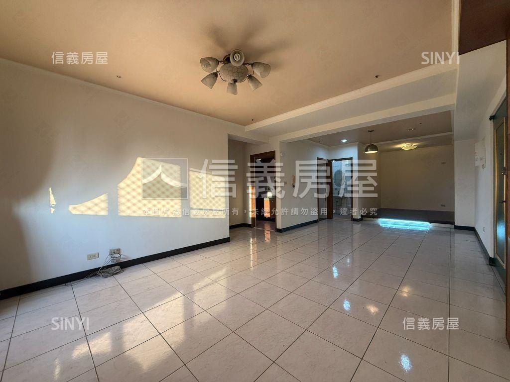 近中國醫永興盛世次頂樓房屋室內格局與周邊環境