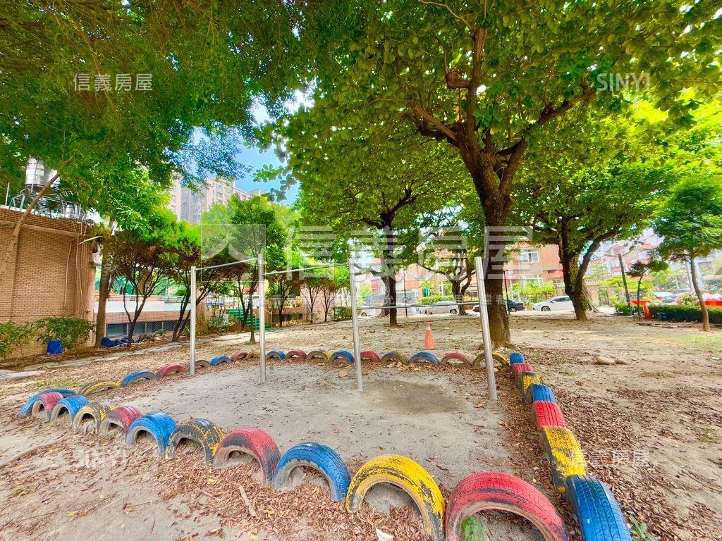 近中國醫永興盛世次頂樓房屋室內格局與周邊環境