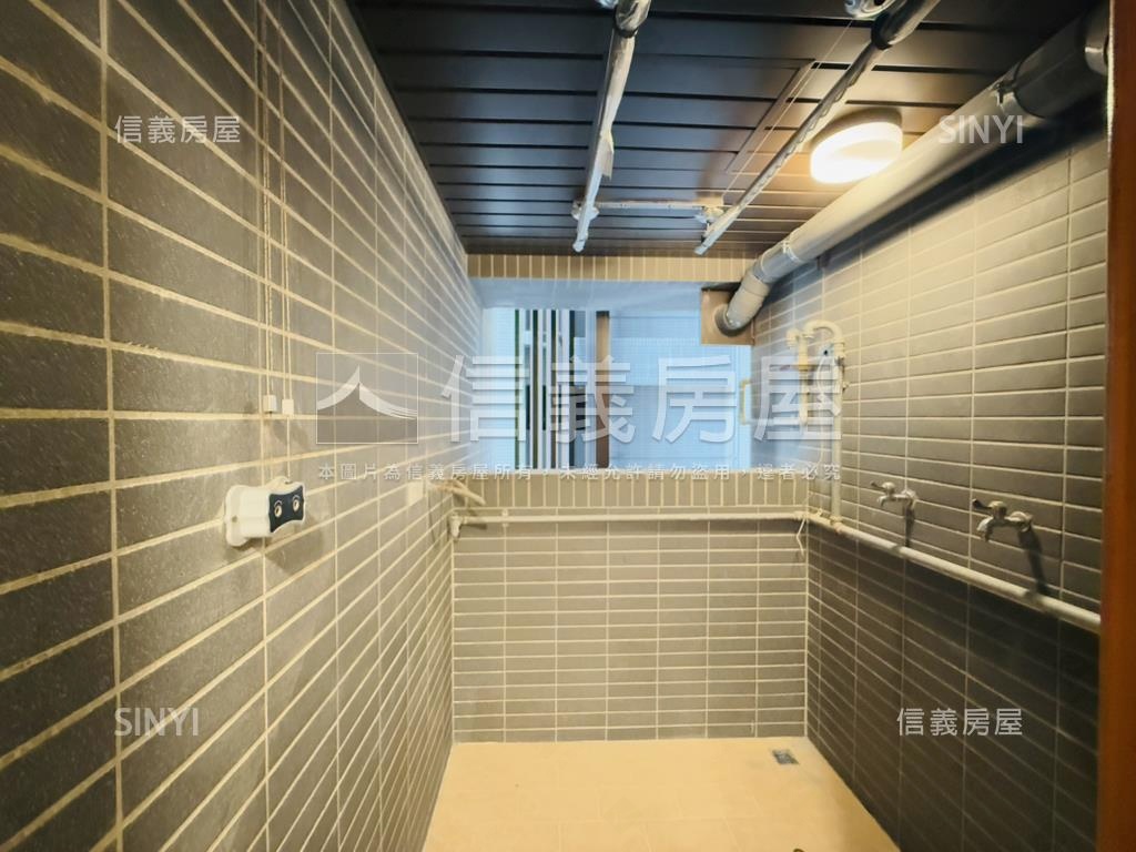 皇普莊園兩房平車邊間戶房屋室內格局與周邊環境