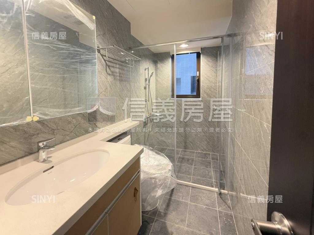 皇普莊園兩房平車邊間戶房屋室內格局與周邊環境