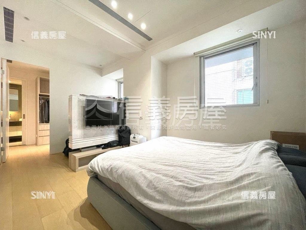 富富話合邊間兩房附坡平房屋室內格局與周邊環境