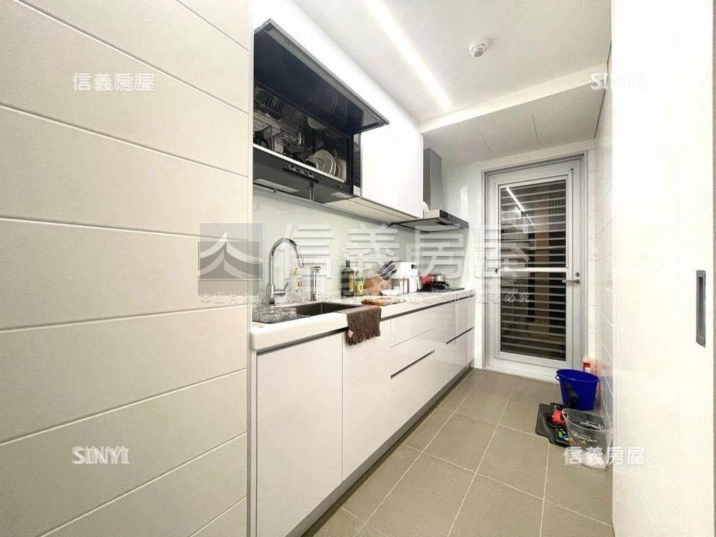 富富話合邊間兩房附坡平房屋室內格局與周邊環境