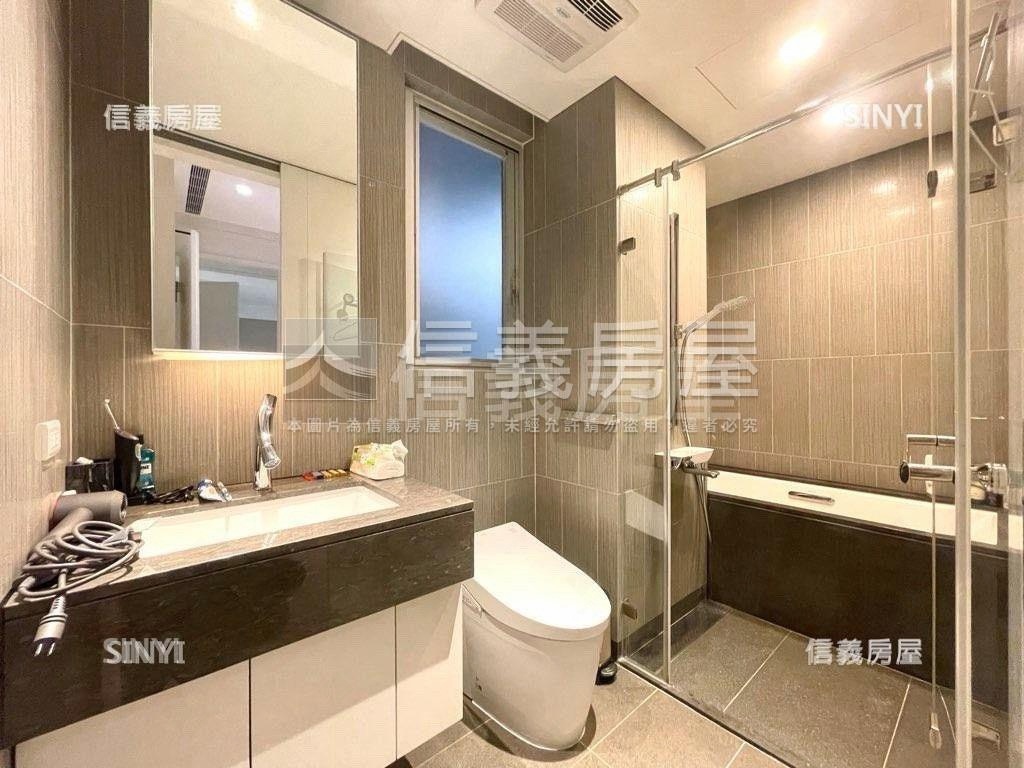 富富話合邊間兩房附坡平房屋室內格局與周邊環境