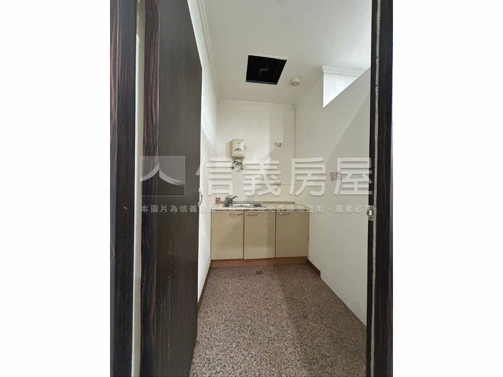 海華小資店面房屋室內格局與周邊環境