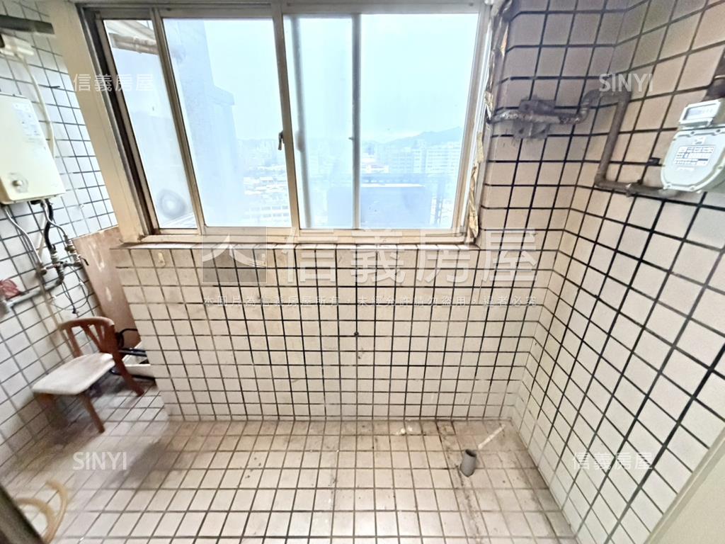 美景日安高樓３房坡平車位房屋室內格局與周邊環境