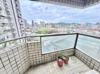 美景日安高樓３房坡平車位