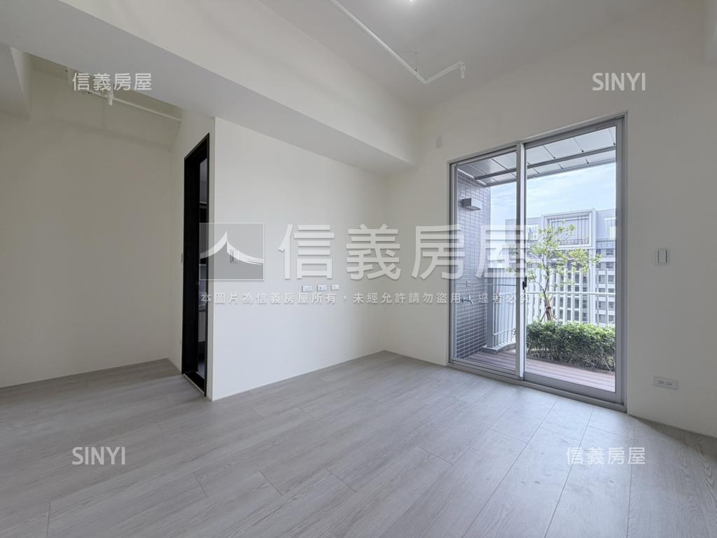 誠售亞昕一緻次頂雙車房屋室內格局與周邊環境