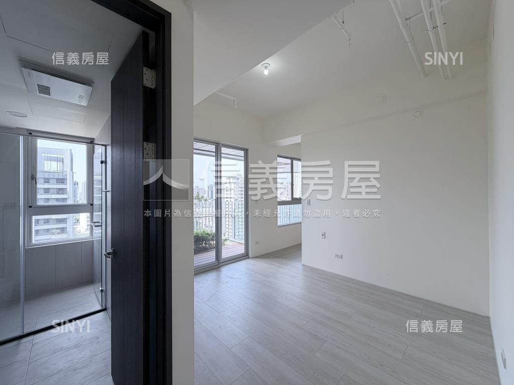 誠售亞昕一緻次頂雙車房屋室內格局與周邊環境