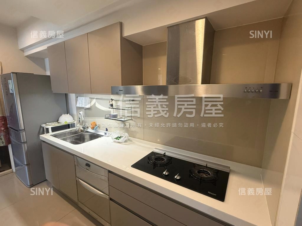 鳥瞰湖美日和雙平車房屋室內格局與周邊環境