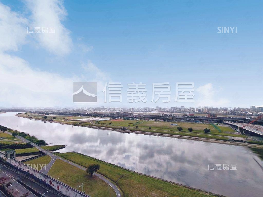 最大直正面河三房雙坡平房屋室內格局與周邊環境