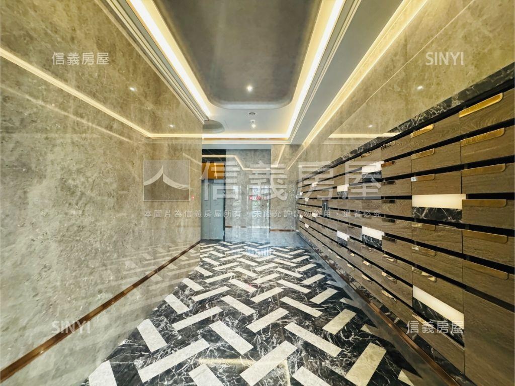 最大直正面河三房雙坡平房屋室內格局與周邊環境