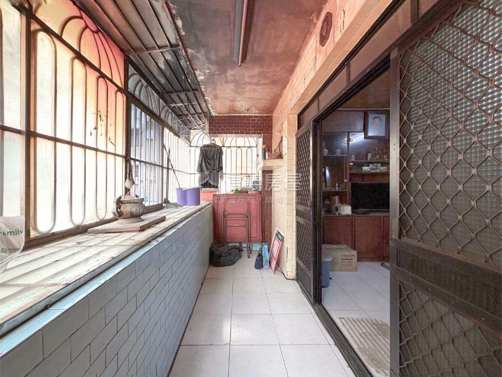 近中正國小優質３Ｆ公寓房屋室內格局與周邊環境