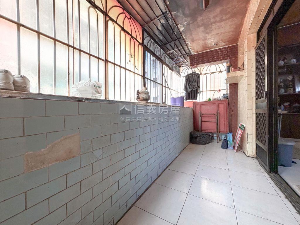 近中正國小優質３Ｆ公寓房屋室內格局與周邊環境