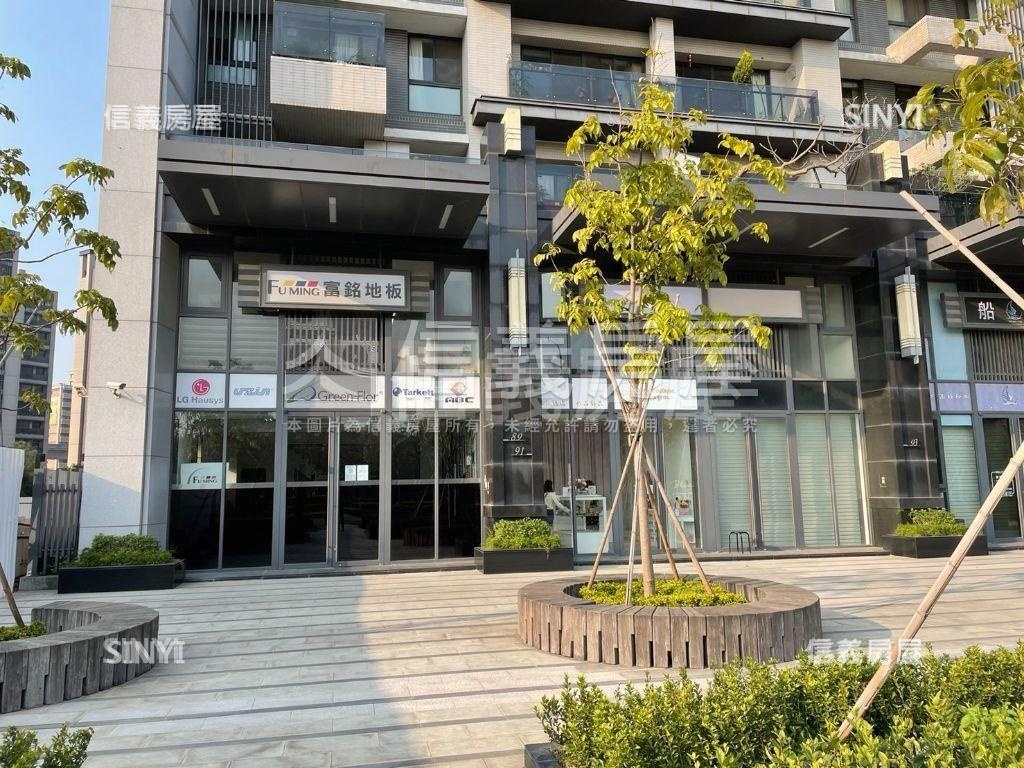 青埔Ａ１９捷運站泰極店面房屋室內格局與周邊環境