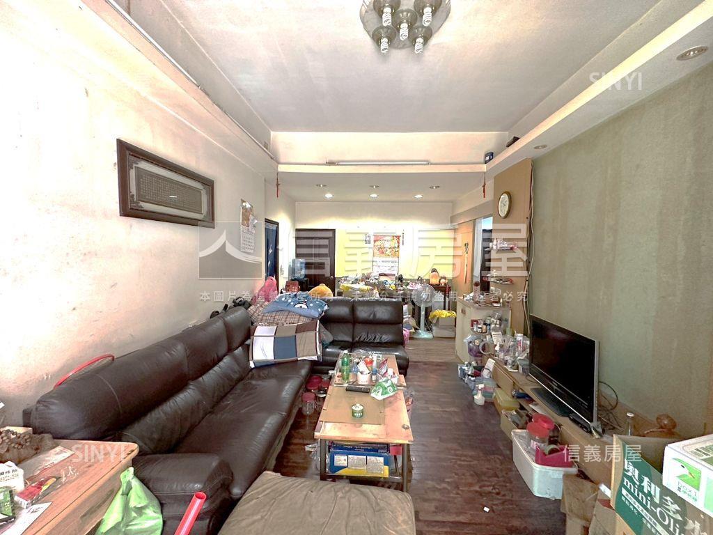稀有１樓三房方便停車房屋室內格局與周邊環境