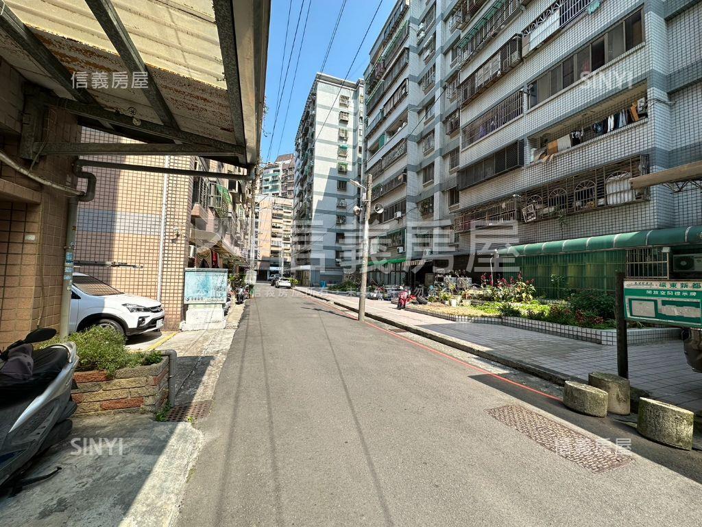 稀有１樓三房方便停車房屋室內格局與周邊環境