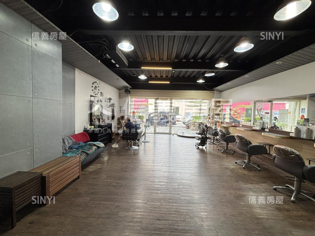面寬約６米３店面房屋室內格局與周邊環境