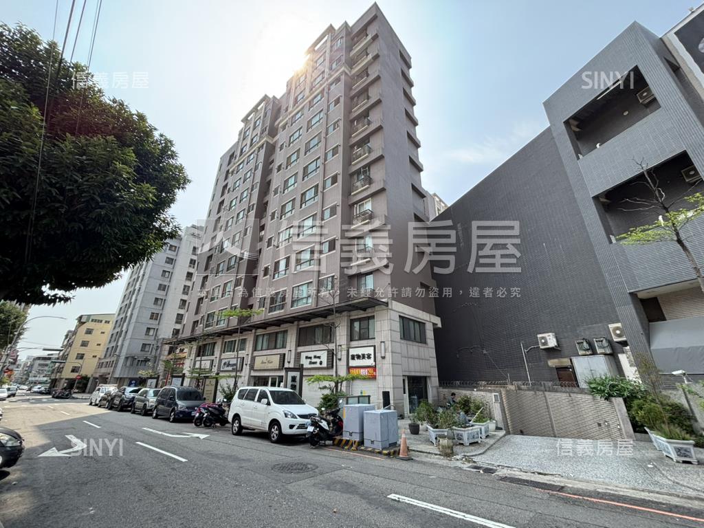 面寬約６米３店面房屋室內格局與周邊環境