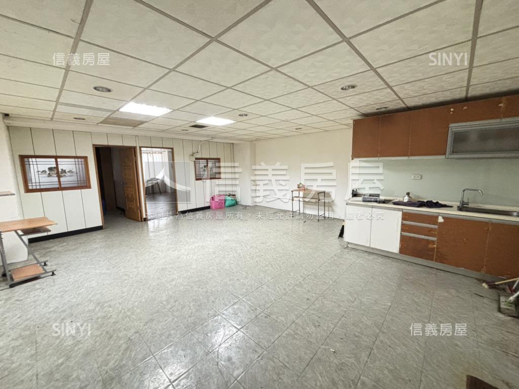 面寬約６米３店面房屋室內格局與周邊環境