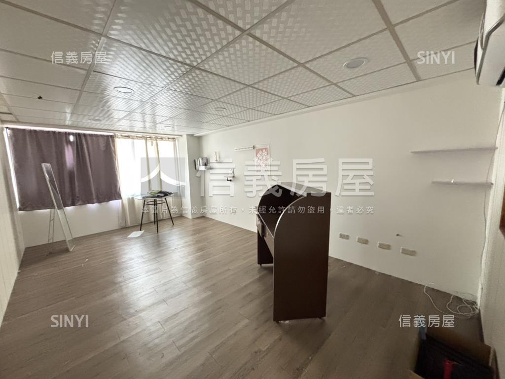 面寬約６米３店面房屋室內格局與周邊環境