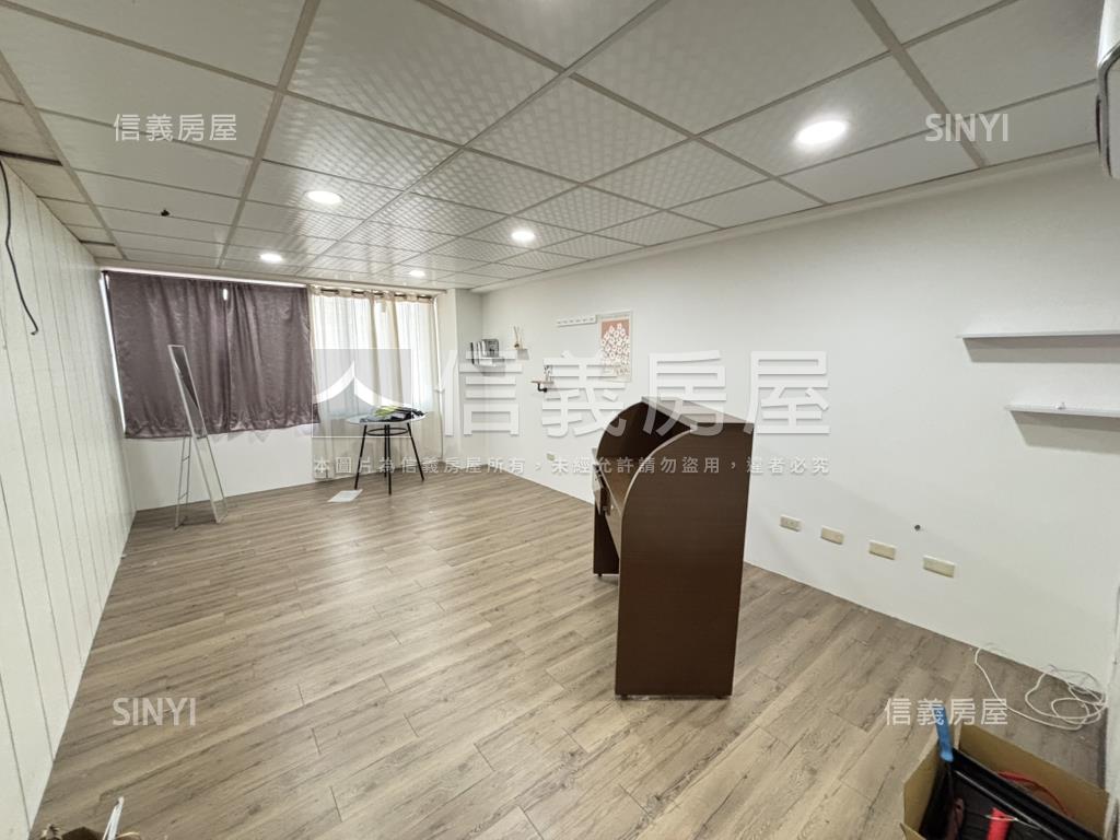 面寬約６米３店面房屋室內格局與周邊環境