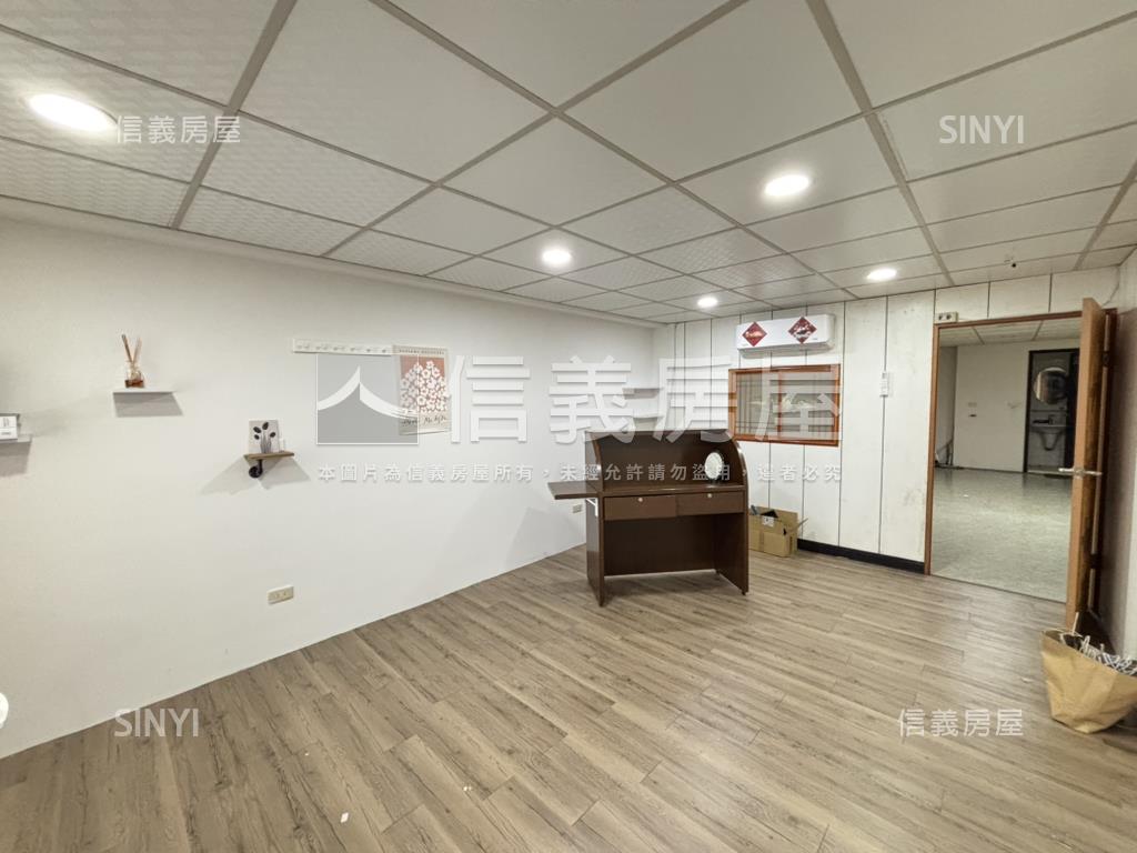 面寬約６米３店面房屋室內格局與周邊環境