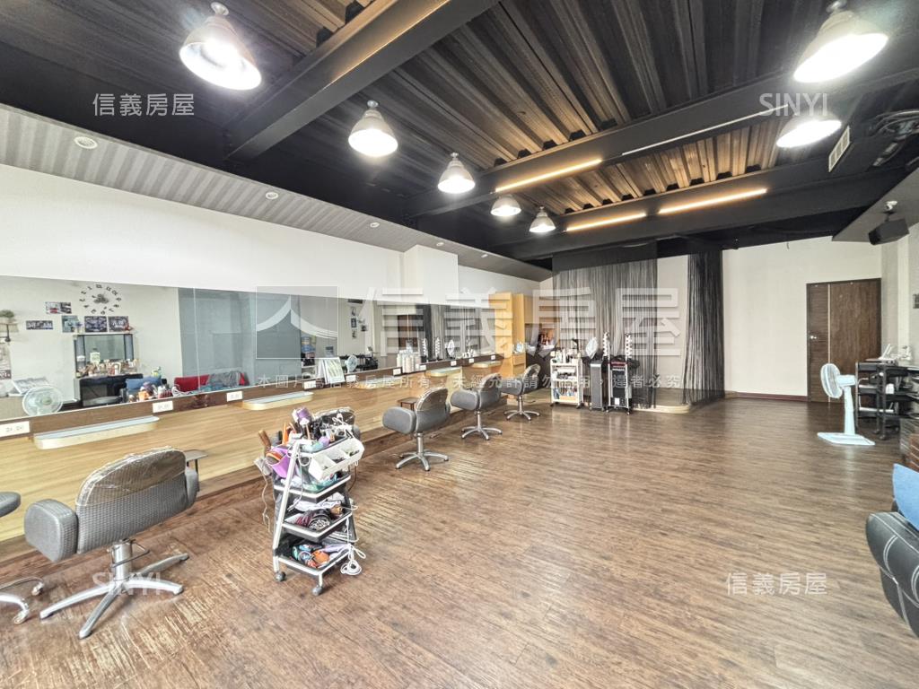 面寬約６米３店面房屋室內格局與周邊環境