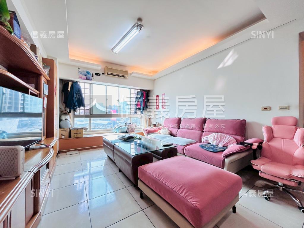 竹城富士三房車位房屋室內格局與周邊環境