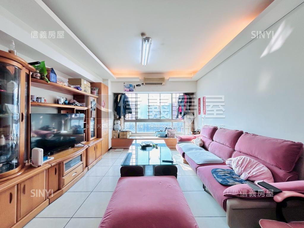 竹城富士三房車位房屋室內格局與周邊環境