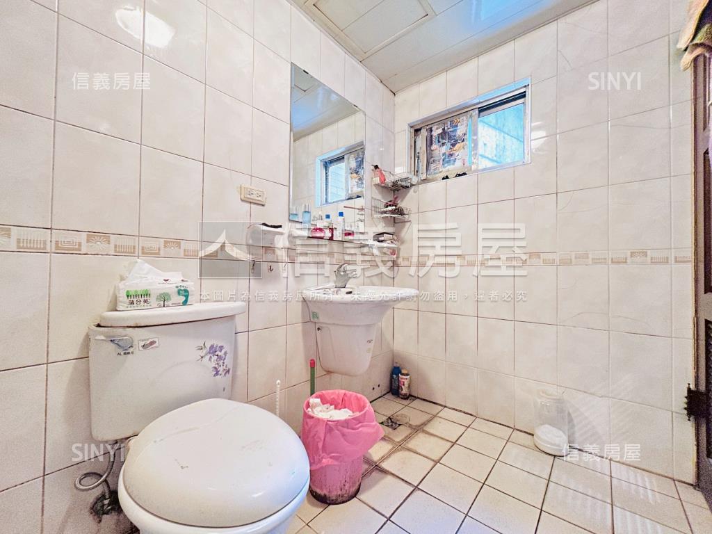 竹城富士三房車位房屋室內格局與周邊環境