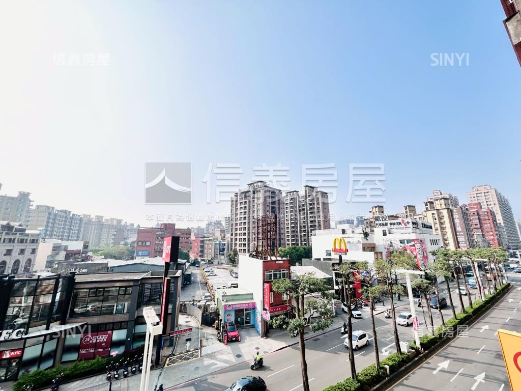 竹城富士三房車位房屋室內格局與周邊環境