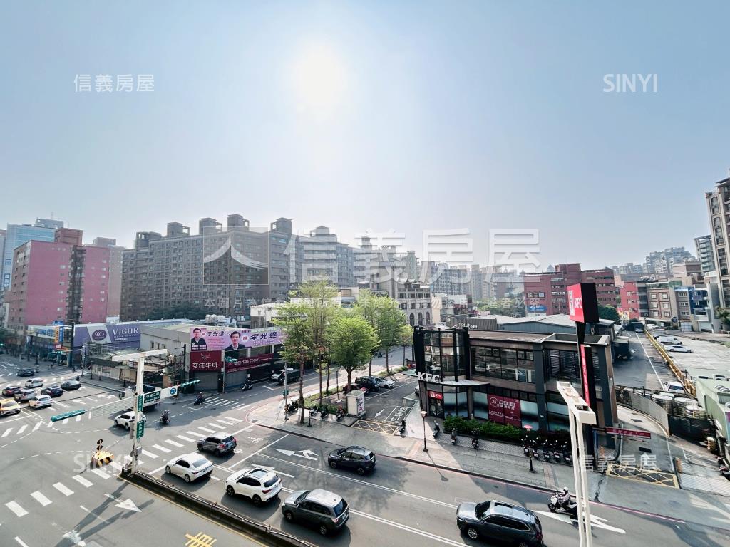 竹城富士三房車位房屋室內格局與周邊環境