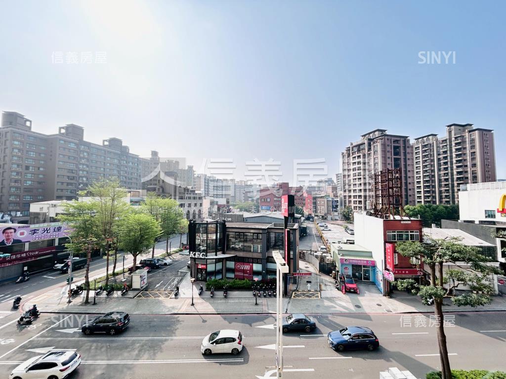 竹城富士三房車位房屋室內格局與周邊環境