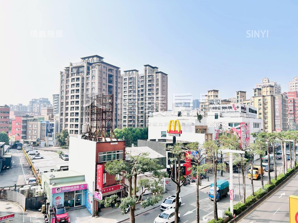 竹城富士三房車位房屋室內格局與周邊環境