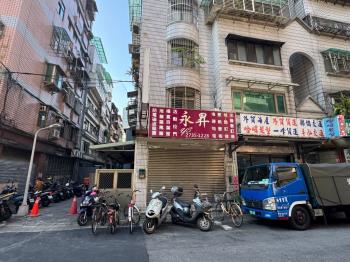 信義區嘉興住．店．辦一樓