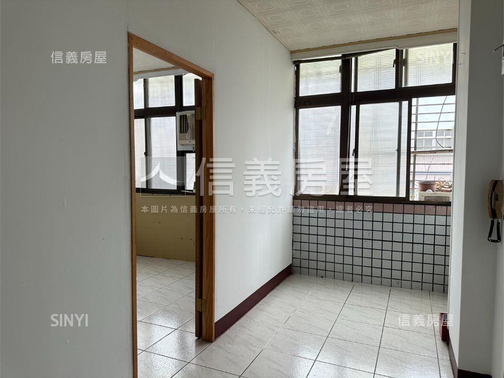 中興北街電梯四樓房屋室內格局與周邊環境