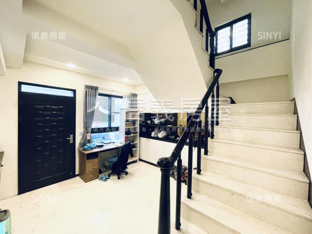 ＬＭ邊間大地坪臨學校透天房屋室內格局與周邊環境