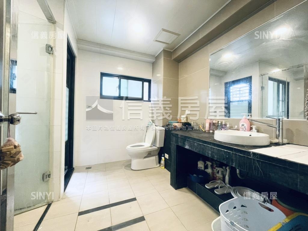 ＬＭ邊間大地坪臨學校透天房屋室內格局與周邊環境