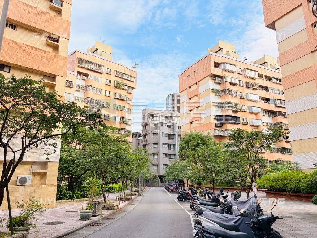 葫洲捷運－學區電梯四房房屋室內格局與周邊環境