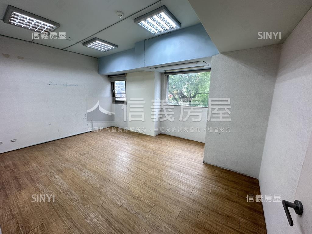 統領御邸三房車位房屋室內格局與周邊環境