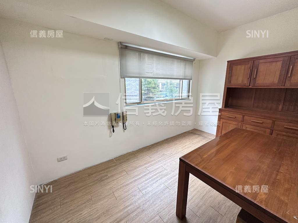 統領御邸三房車位房屋室內格局與周邊環境